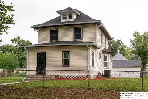 1458 Lothrop St, Omaha, NE 68110