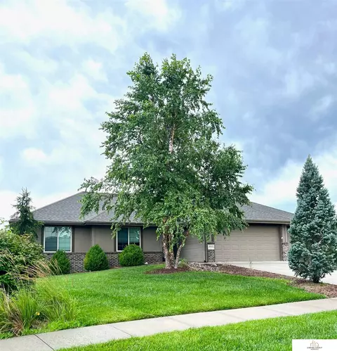26821 Manderson St, Valley, NE 68064