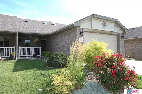 8412 Peregrine Ct, Lincoln, NE 68505