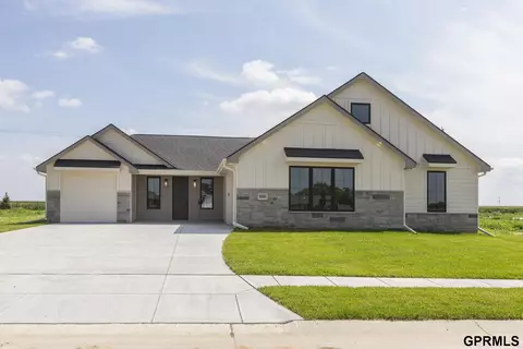 20981 Polk St, Elkhorn, NE 68022