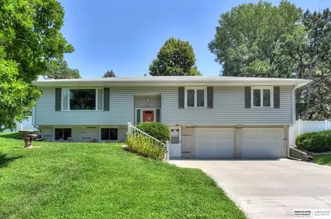 2035 N 104 Cir, Omaha, NE 68134