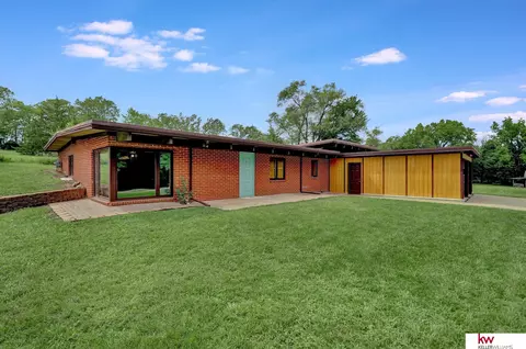 16300 Cottonwood St, Bennet, NE 68317