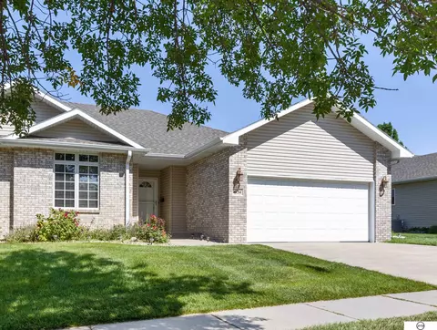 6134 S 81st St, Lincoln, NE 68516