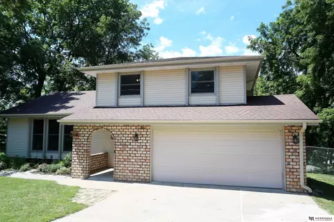 706 Bellevue Blvd N, Bellevue, NE 68005
