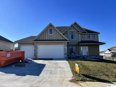 12610 S 75 St, Papillion, NE 68046