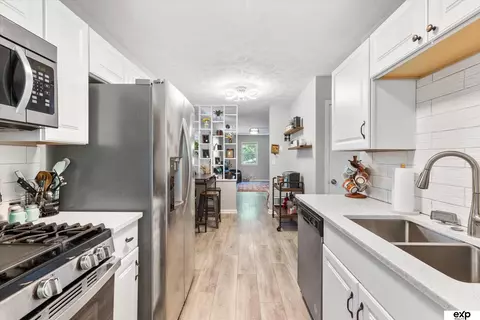8813 Blondo St, Omaha, NE 68134