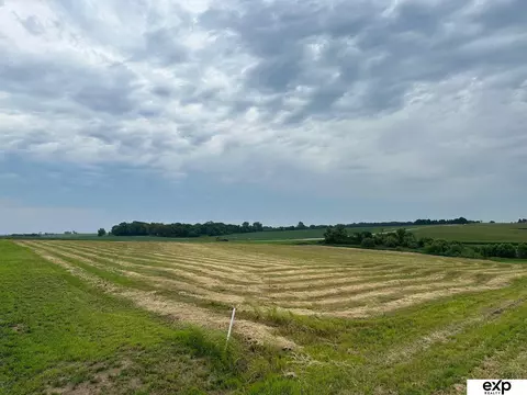 830 N Independence Cir, Yutan, NE 68073