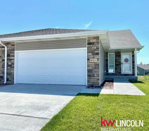 8311 Sutherland St, Lincoln, NE 68526
