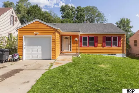 5042 Pinkney St, Omaha, NE 68104