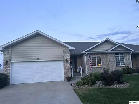 6130 S 81st St, Lincoln, NE 68516
