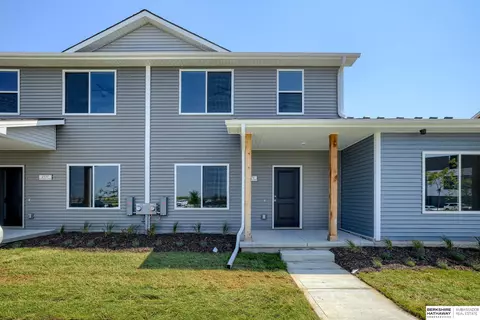 2171 Brandon Ln, Fremont, NE 68025