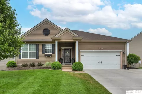 8805 S 163 St, Omaha, NE 68136