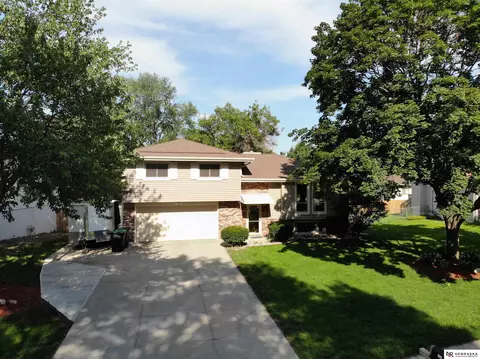 5073 S 160th Cir, Omaha, NE 68135
