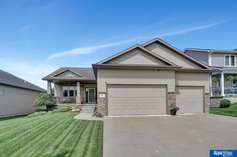 1411 N 95th St, Lincoln, NE 68505