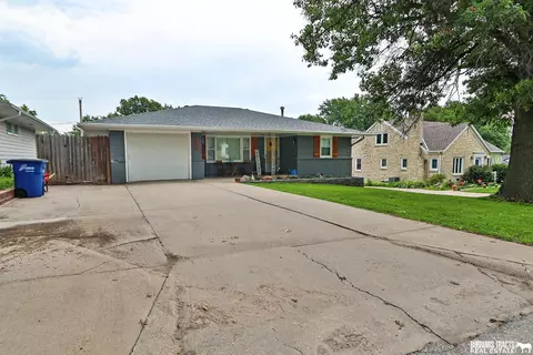 1060 Midland St, Syracuse, NE 68446