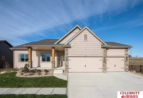 11745 S 112 St, Papillion, NE 68046