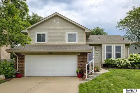 12522 Binney St, Omaha, NE 68164