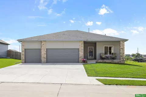 12104 S 110 St, Papillion, NE 68046