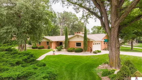 1400 S 52nd St, Lincoln, NE 68506