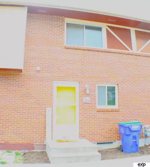 1204 E 16 St, Crete, NE 68333