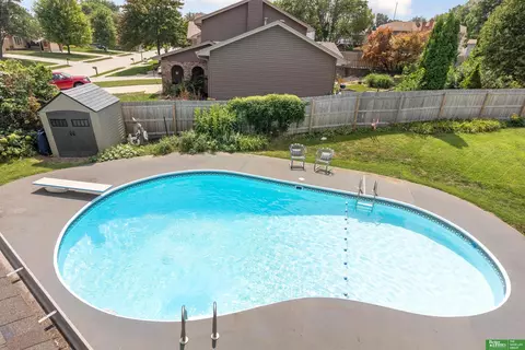 9205 Adams St, Omaha, NE 68127