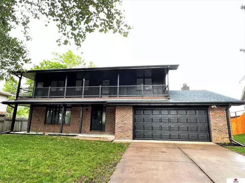 2200 Devoe Dr, Lincoln, NE 68506