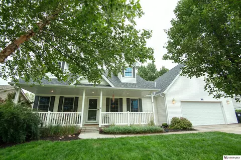 11010 S 213th St, Gretna, NE 68028