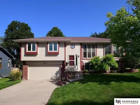 15214 Redwood St, Omaha, NE 68138