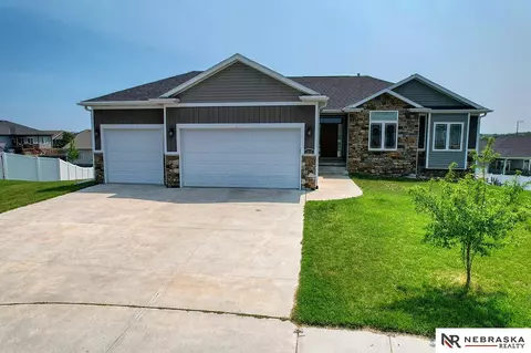 9490 Southern Sky Cir, Lincoln, NE 68505