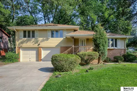 8206 Martha St, Omaha, NE 68124