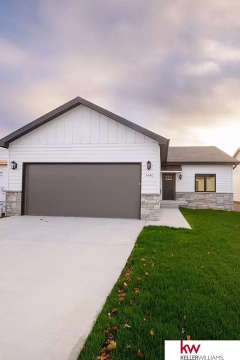 1440 Montana St, Superior, NE 68978