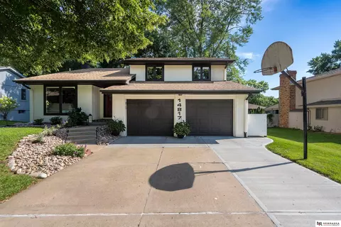 14817 Arbor St, Omaha, NE 68144