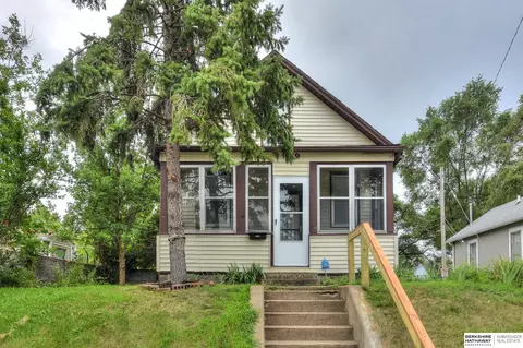 1809 Missouri Ave, Omaha, NE 68107