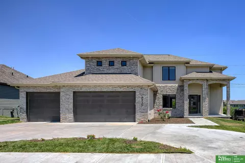 2427 N 187 Ave, Elkhorn, NE 68022