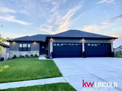 9837 S 79 St, Lincoln, NE 68516