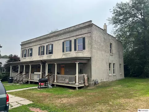 2433 S 16 St, Omaha, NE 68108