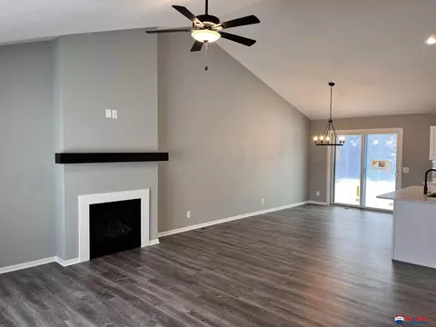 2016 E 17th St, York, NE 68467 photo 5
