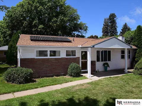 4652 Vinton St, Omaha, NE 68106