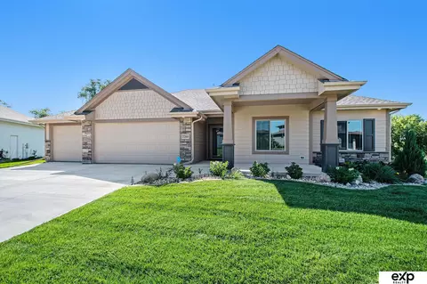 7260 N 172nd St, Bennington, NE 68007