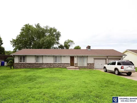 502 Lakehurst Dr, Waterloo, NE 68069