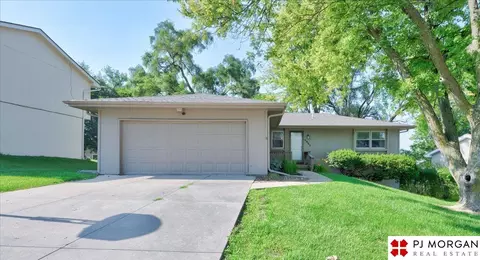 4965 Glasgow St, Omaha, NE 68157