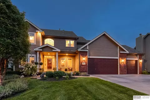 15807 Manderson St, Omaha, NE 68116