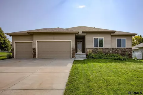 2001 S 195 St, Omaha, NE 68130