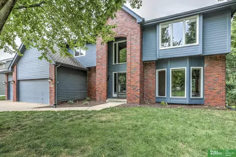202 S 163rd St, Omaha, NE 68118
