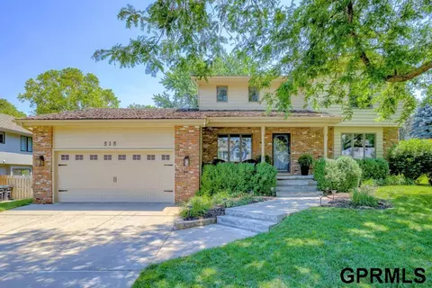 515 S 158th St, Omaha, NE 68118