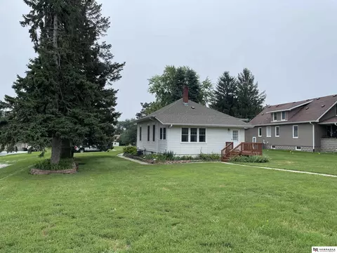 419 N 14th St, Fort Calhoun, NE 68023