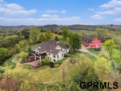21436 Lake Hill Ln, Council Bluffs, IA 51503