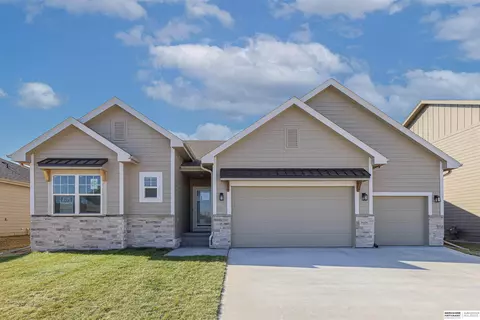 9606 S 184 St, Omaha, NE 68136