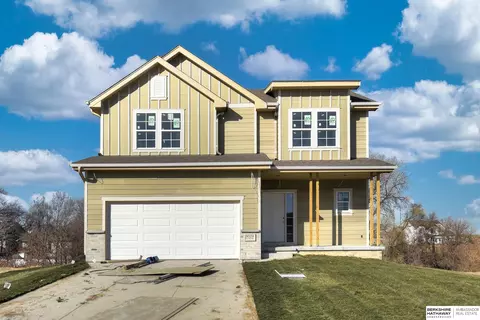 9528 S 181 St, Omaha, NE 68136