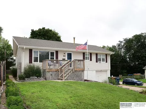 1108 Offutt Blvd, Bellevue, NE 68005